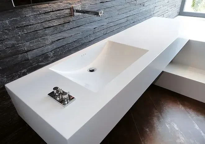 Waschbecken fugenlos eingearbeitet